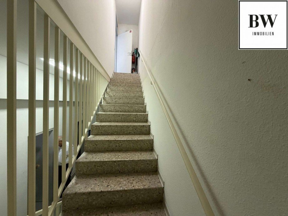 Treppenhaus ins UG Einzelhandel Stuttgart