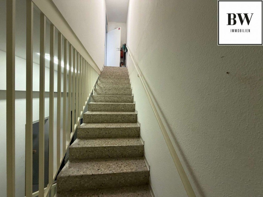 Treppenhaus ins UG Einzelhandel Stuttgart
